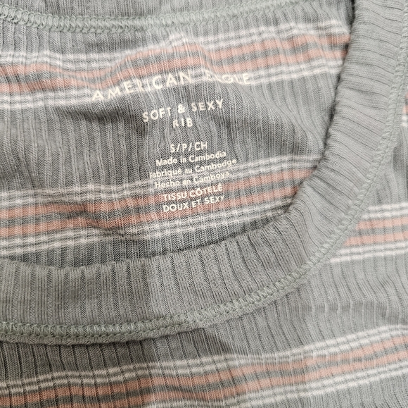 Bundle of American Eagle tank tops - Picture 5 of 5